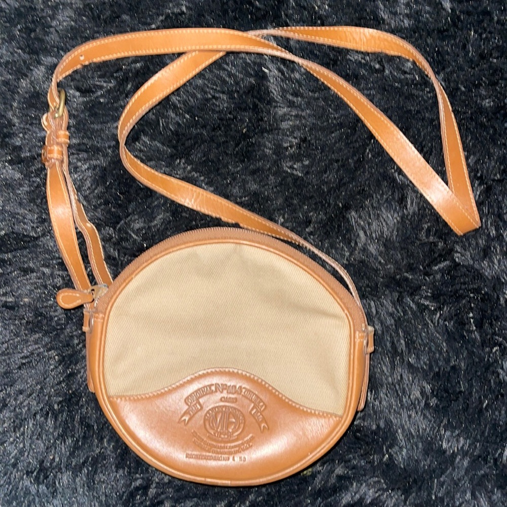Real leather, hand made, adjustable, crossbody circle bag